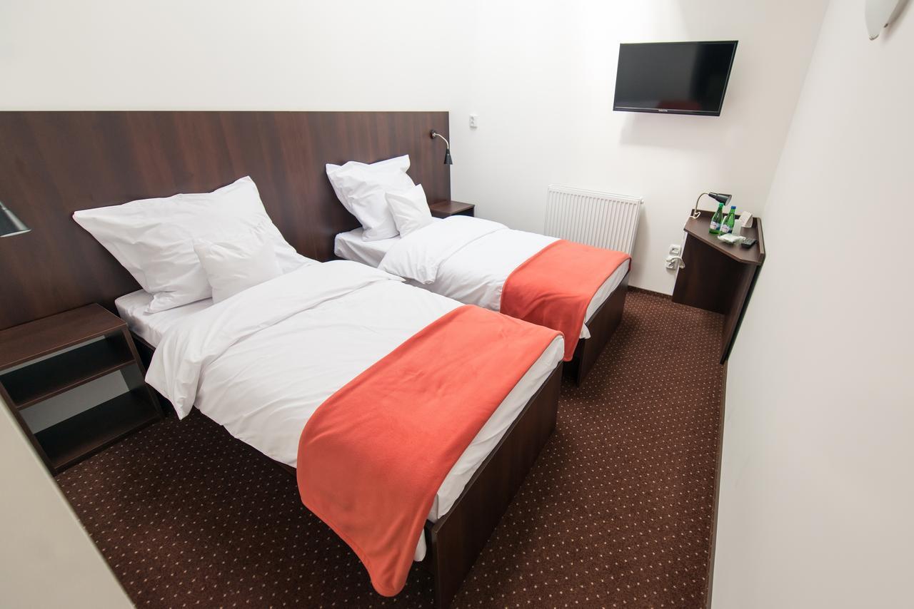 First Hotel ทเชฟ ภายนอก รูปภาพ